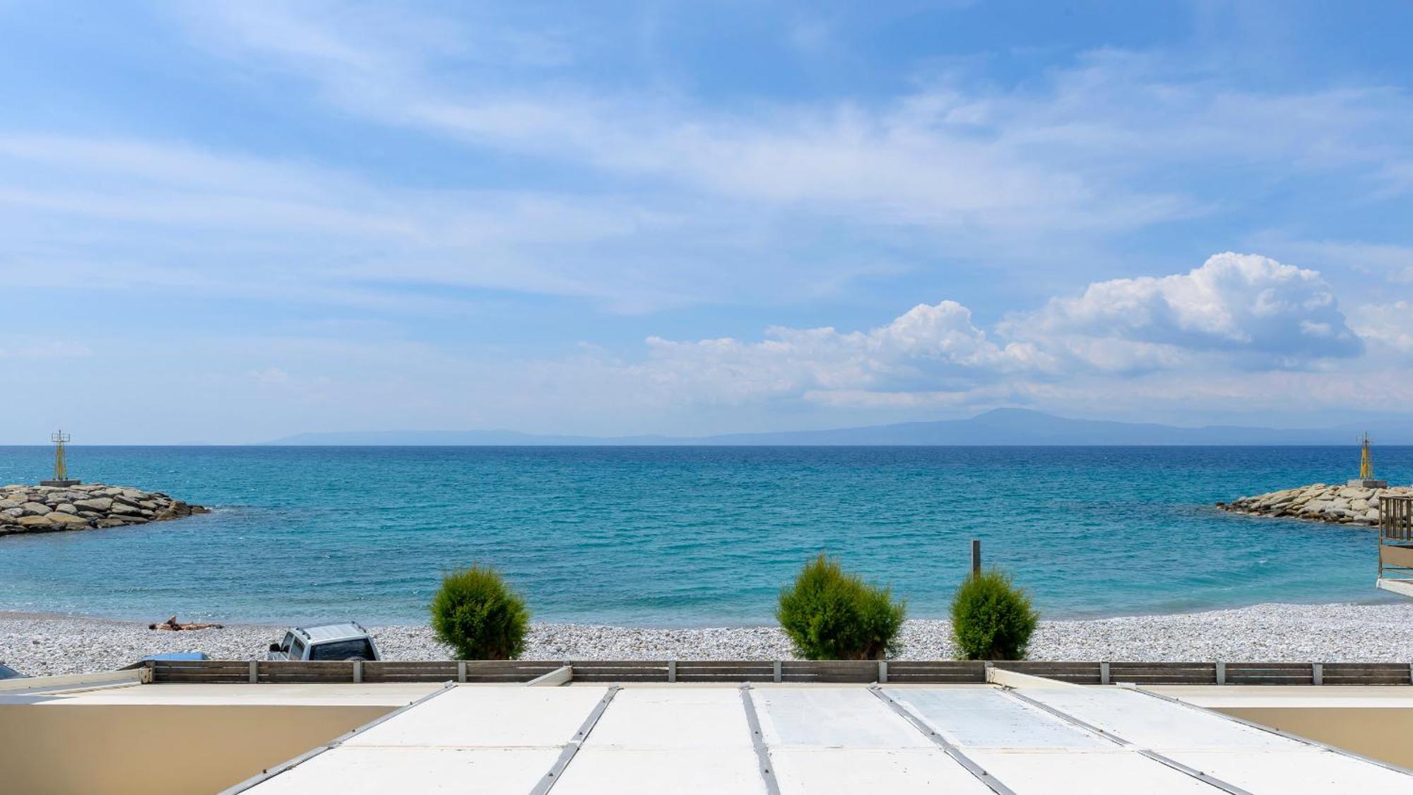 Apartmán Agali 2 Maizonette Front Of The Sea Akrogiali Exteriér fotografie